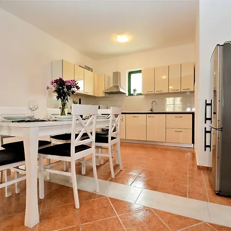 Apartment Allegro Sukosan